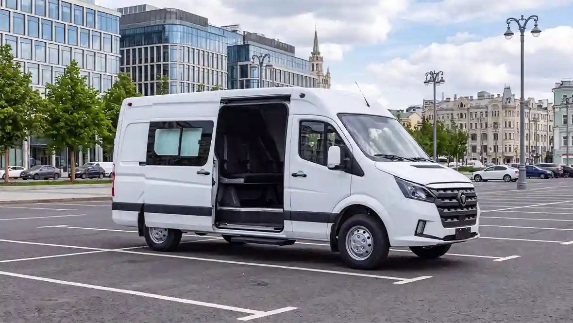 Новость FOTON (АО «МБ РУС» представило грузопассажирскую версию фургона FOTON TOANO с компоновкой сидений 5+1)